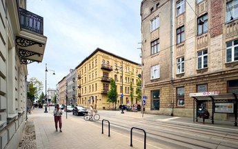 stare-polesie Ulica z zabudową kamieniczną w śródmieściu Łodzi